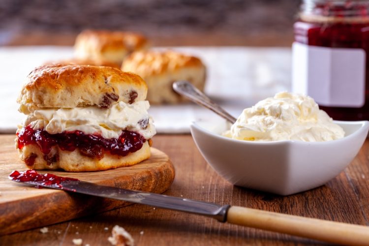 Homemade scones met clotted cream en jam My happy kitchen & lifestyle