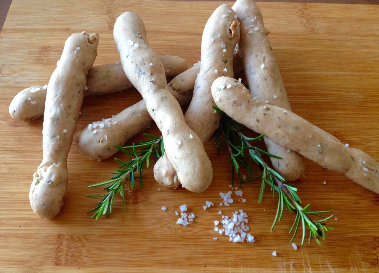 breadsticks met walnoot en rozemarijn