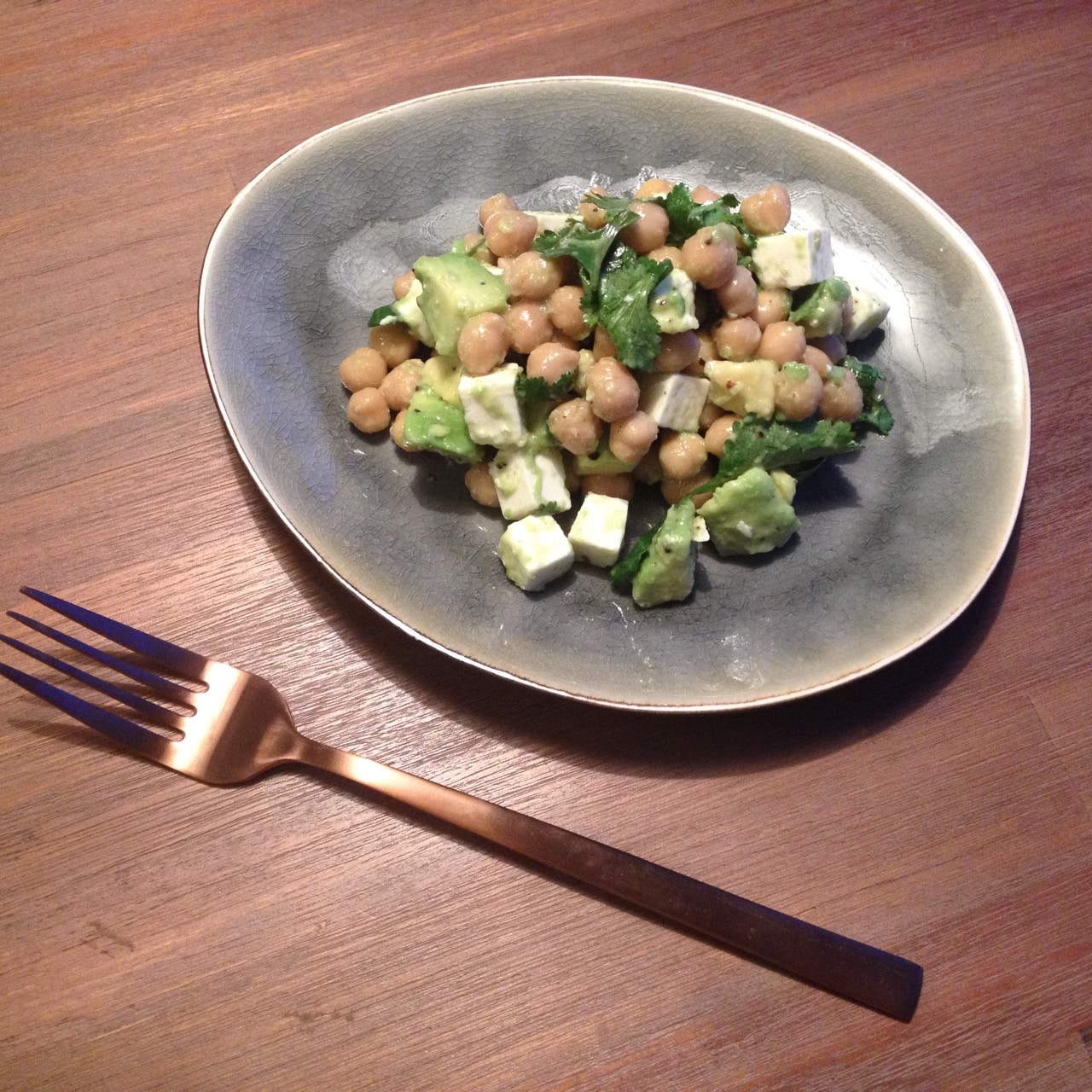 Kikkererwtensalade met feta en avocado