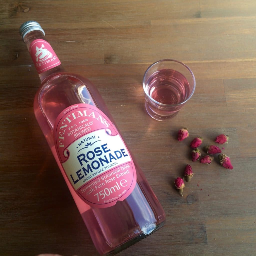 Lekkerste zomerdrankjes: Rose lemonade - rozenlimonade