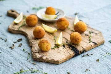 Suppli al telefono of arancini