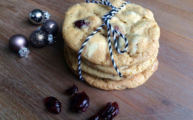 white chocolate chip cookie