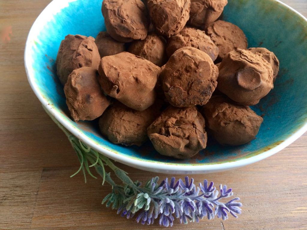 Zelf lavendel slagroomtruffels maken
