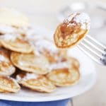 poffertjes gemaakt van zelfgemaakte poffertjesmix