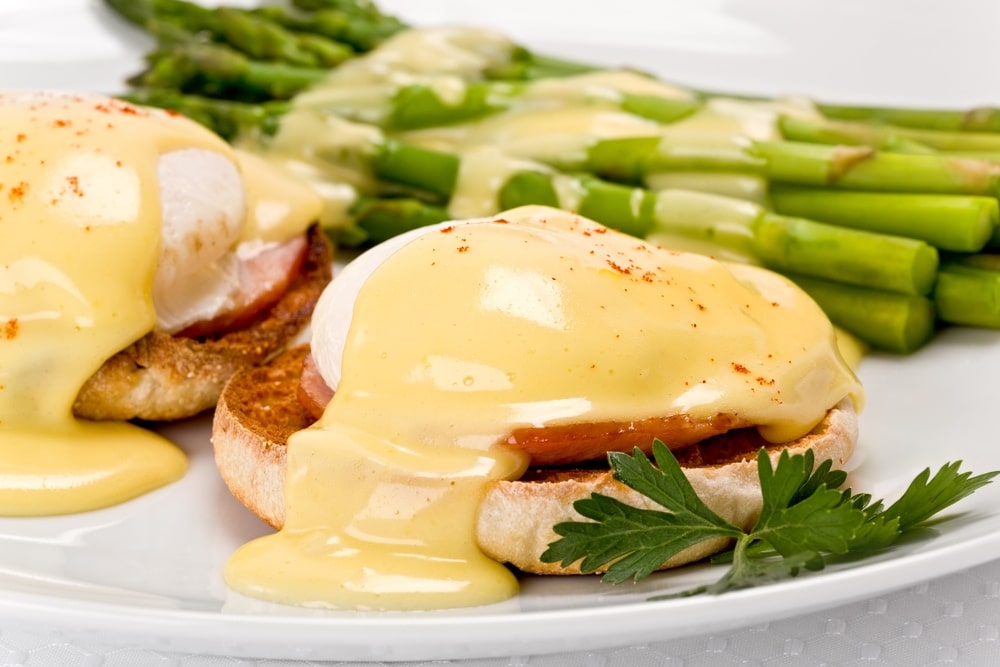 eggs benedict met hollandaisesaus