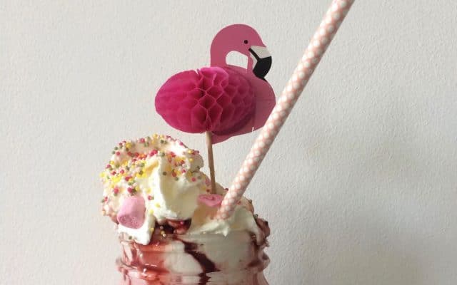 tropische aardbeienmilkshake