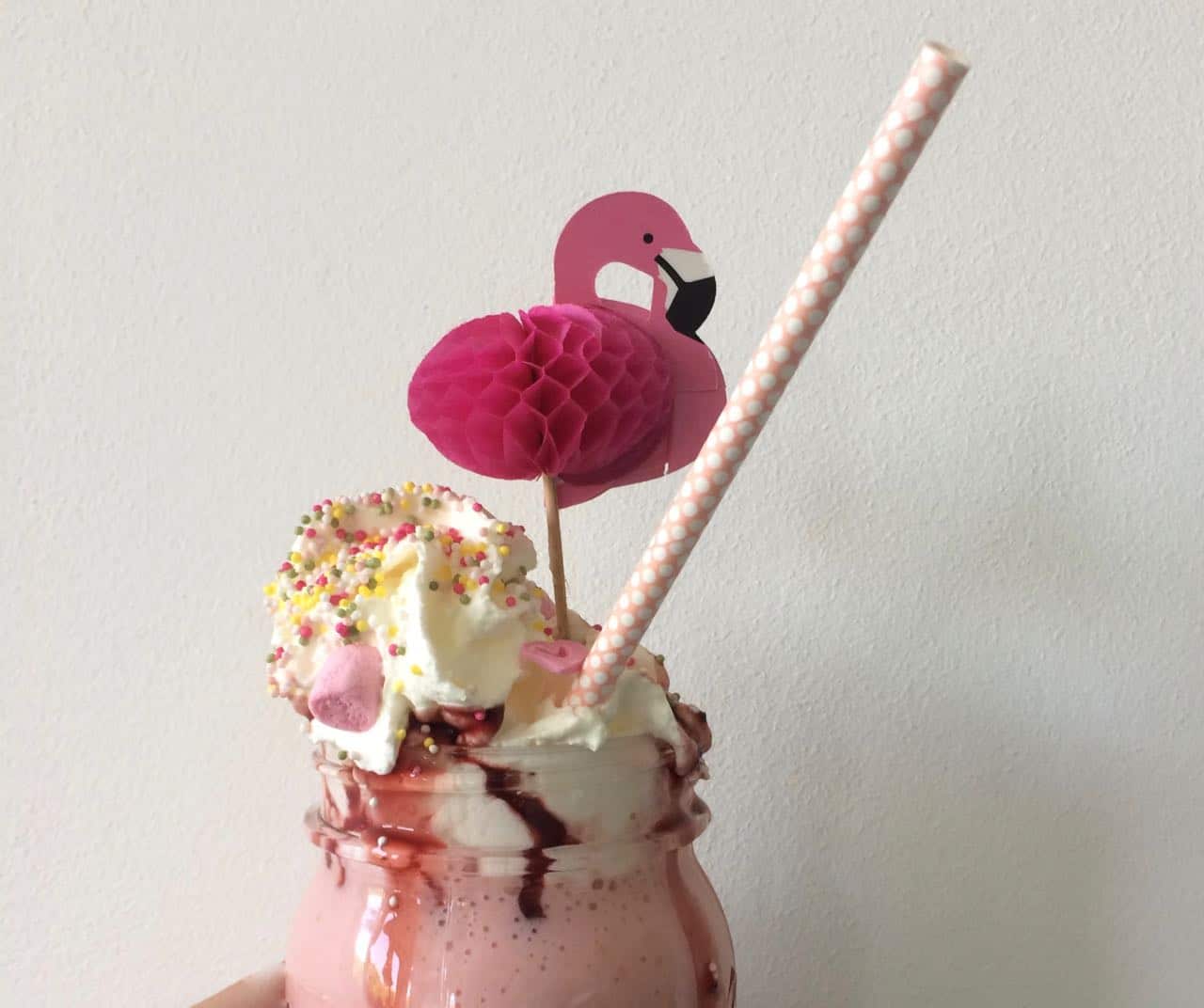 tropische aardbeienmilkshake