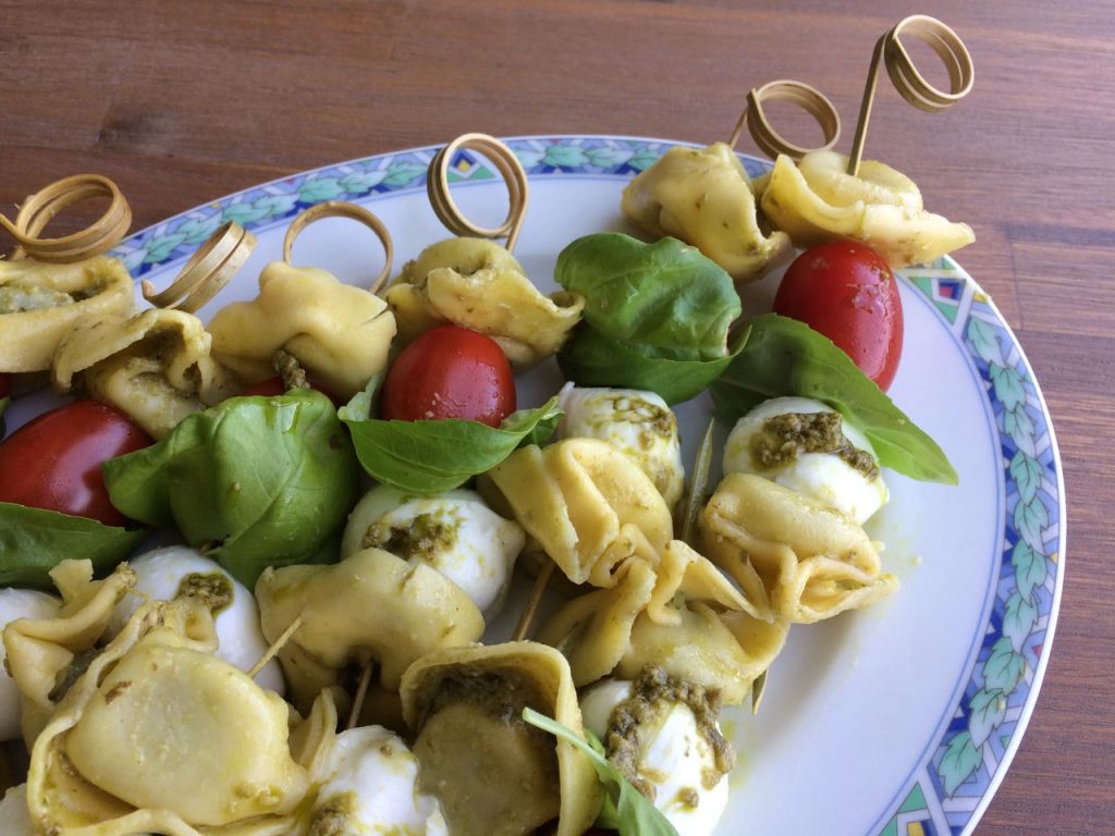 Pastasalade spiesjes Caprese