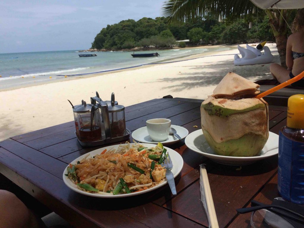 Pad thai aan het strand