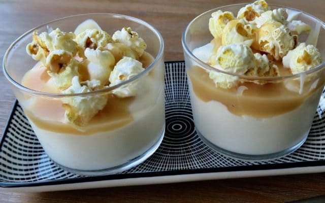 Salted caramel mousse met popcorn