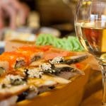 wijn drinken bij aziatisch eten - sushi