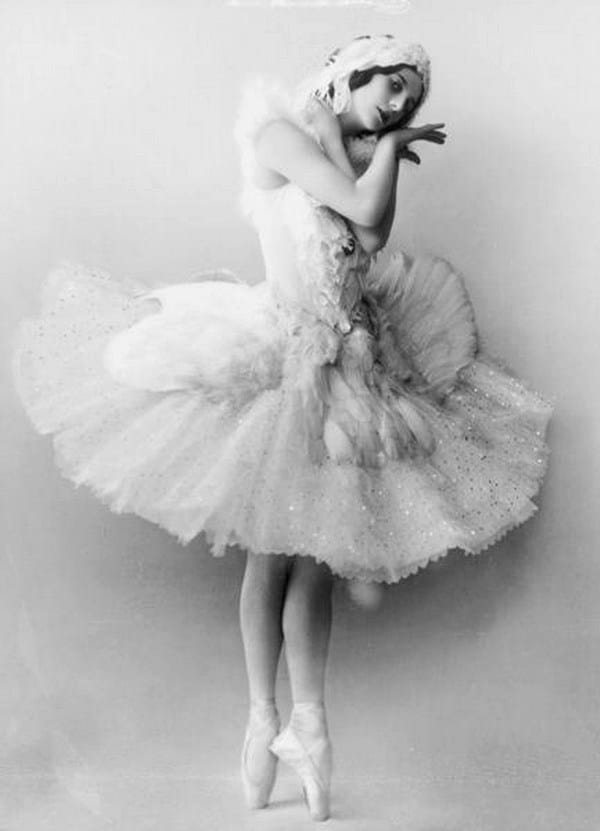Anna_Pavlova_as_the_Dying_Swan