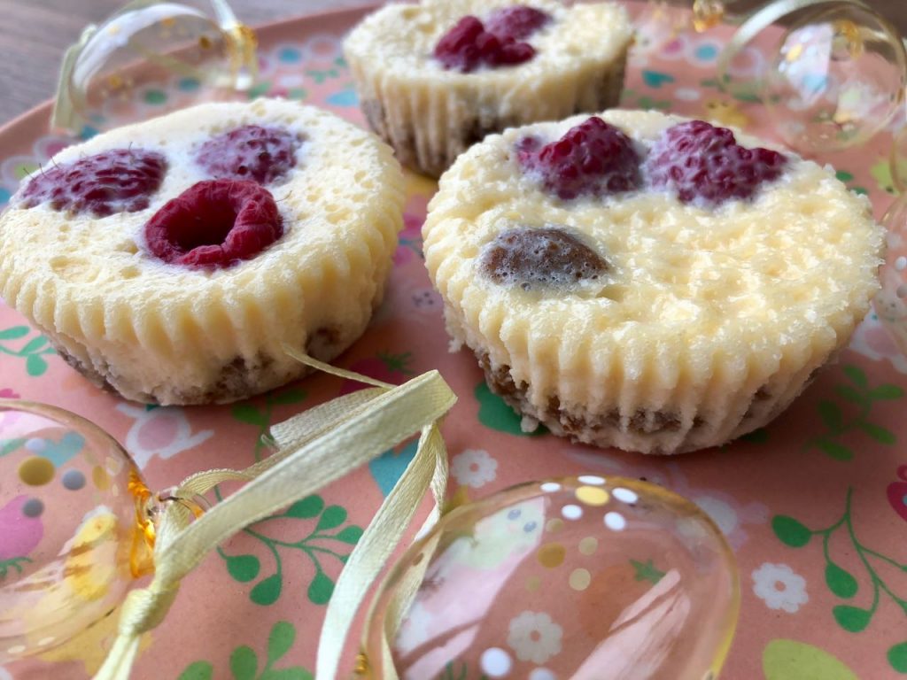 mini cheesecake met frambozen