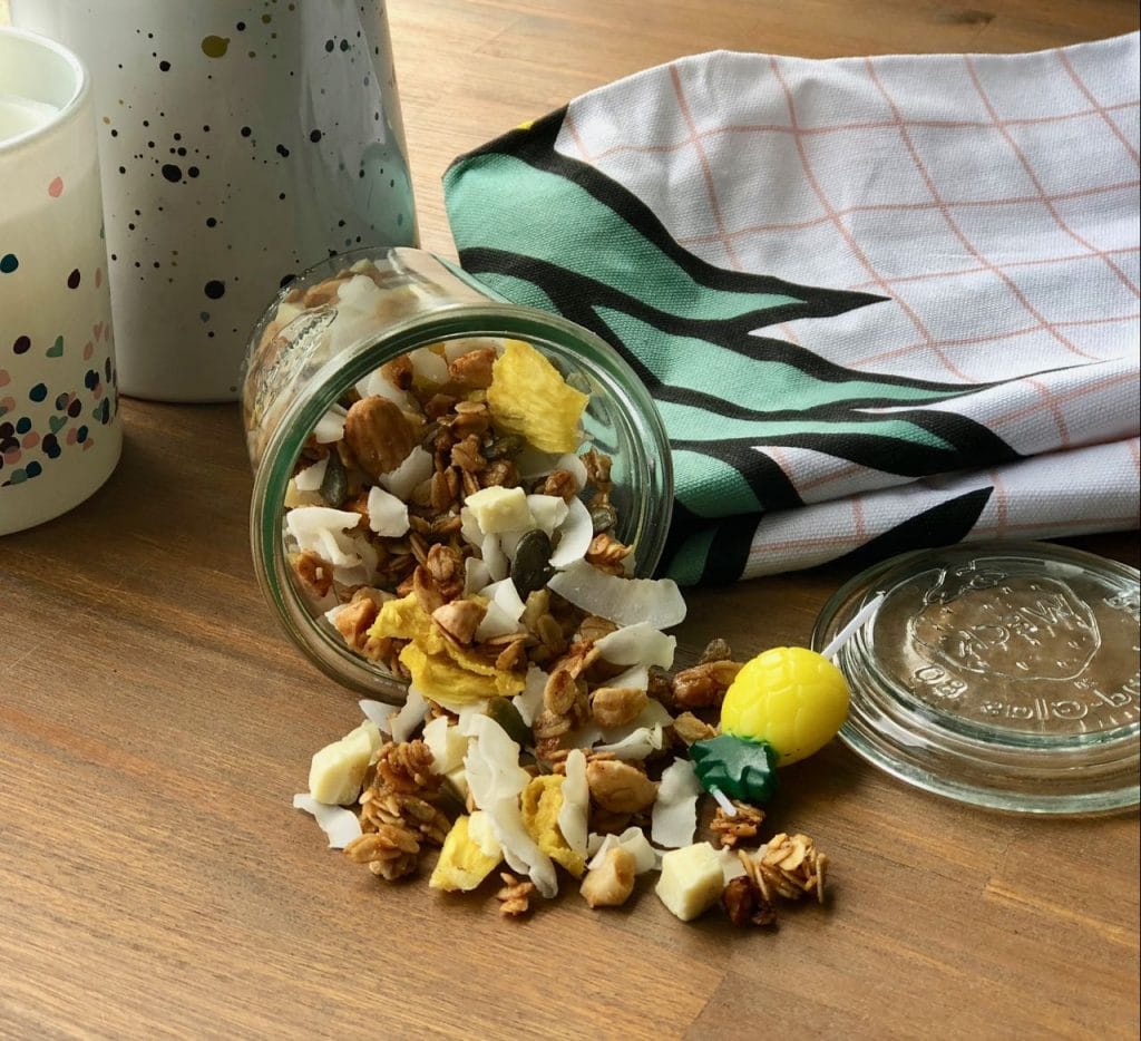 Voedsel drogen in de droogoven: zomerse granola