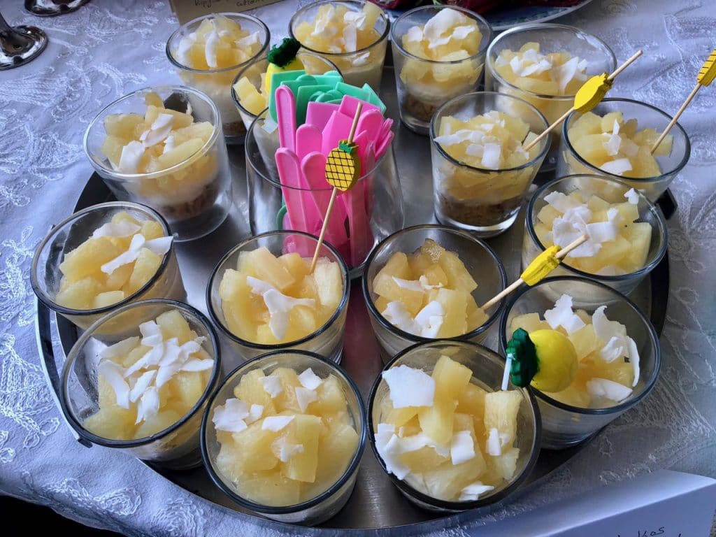 high tea organiseren - monchou glaasjes