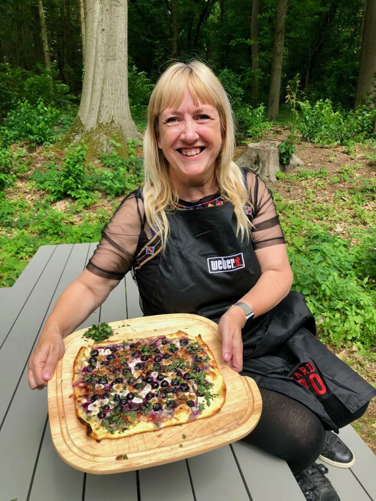 Weber backyard hero zoete pizza