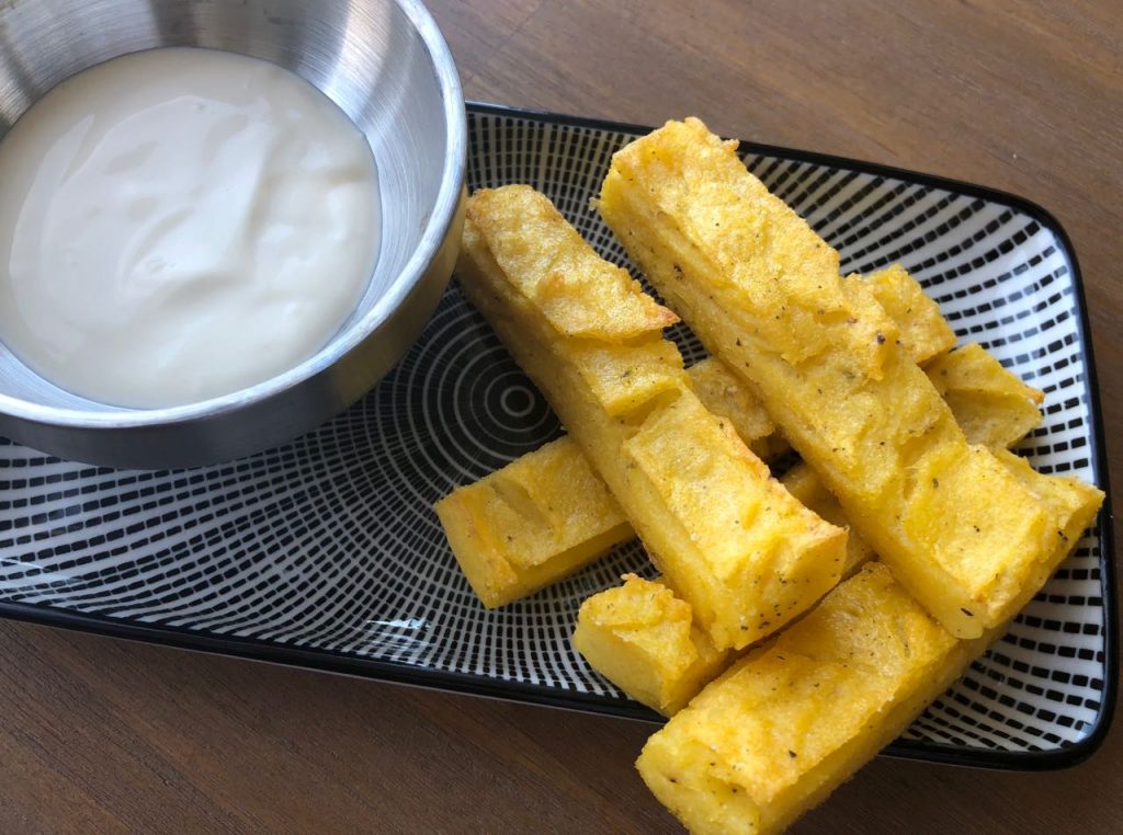 polentafriet met limoenmayonaise