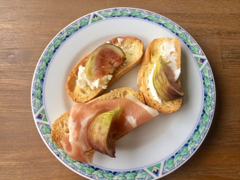 bruschetta met verse vijgen en geitenkaas