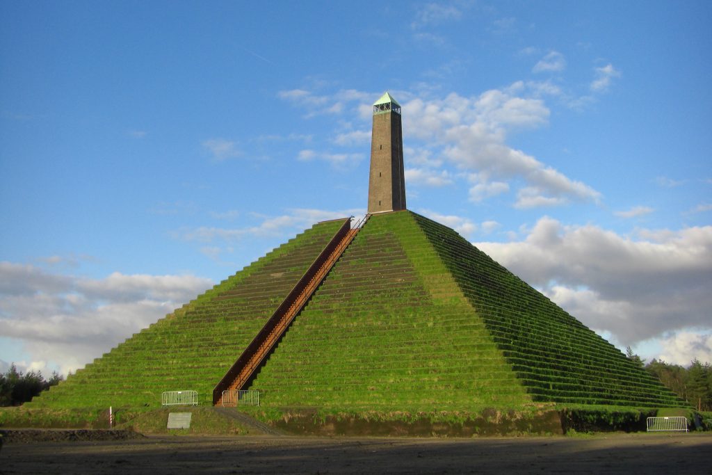 Goedkoop of gratis dagje uit: Pyramide van Austerlitz