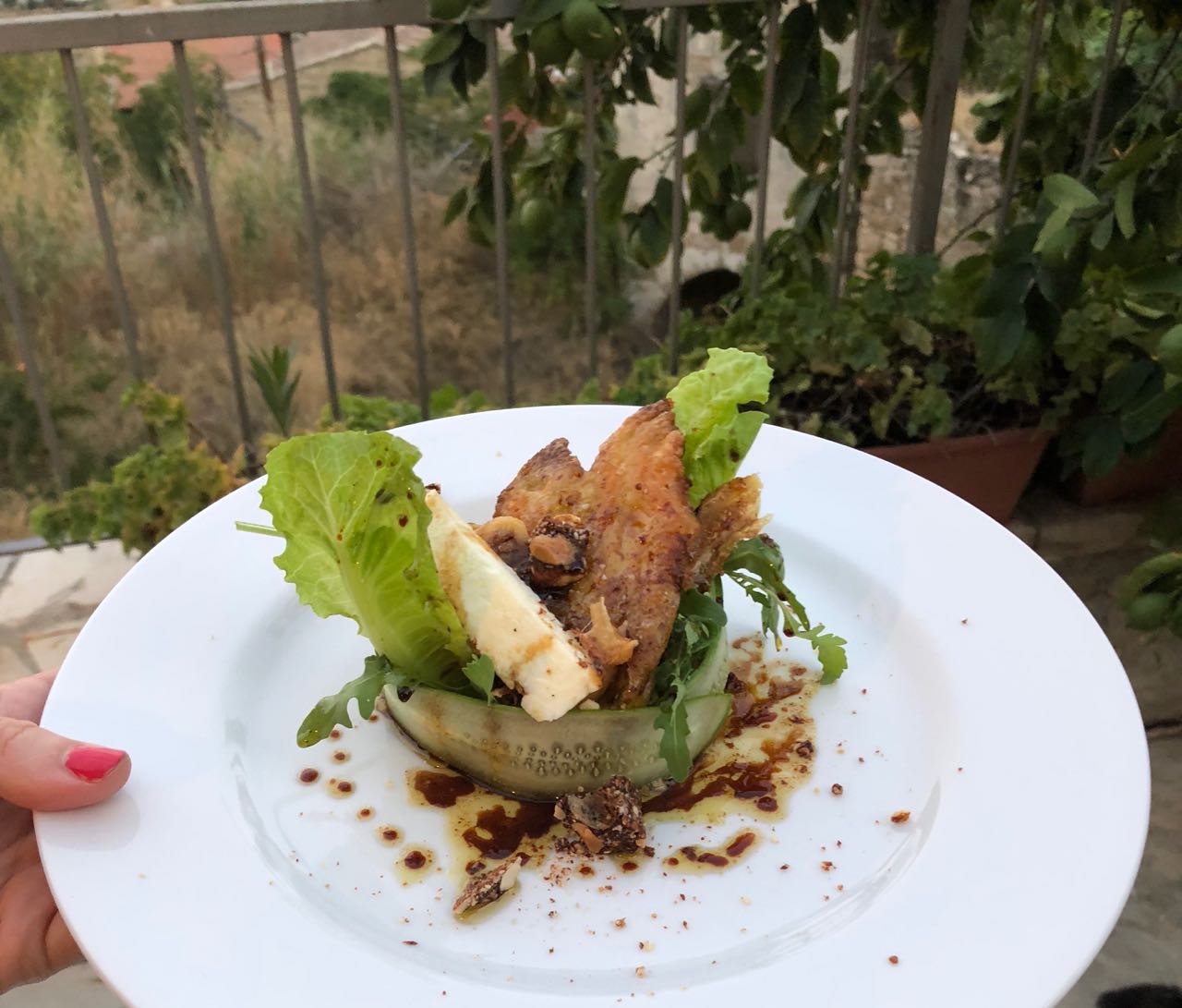 Cypriotische salade met halloumi