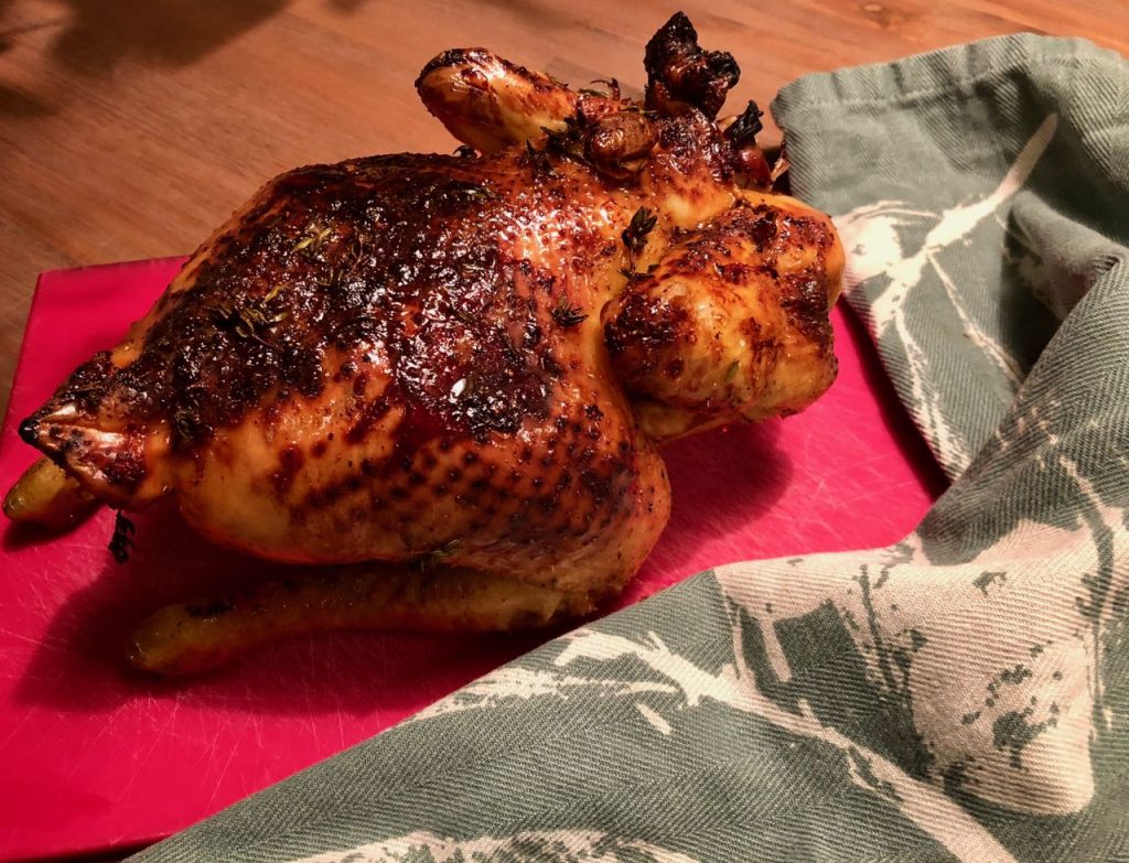 Hele kip uit de oven met honing en tijm