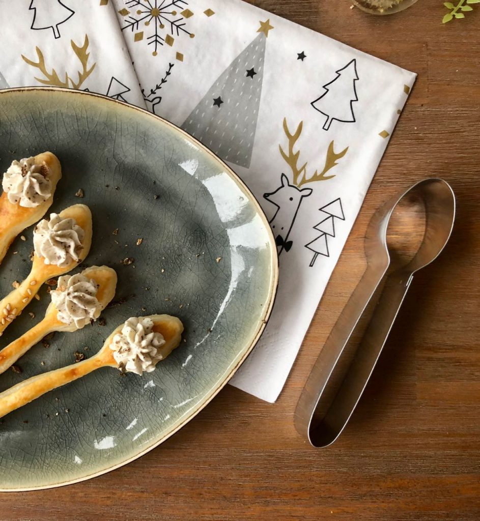 Eetbare amuselepel met truffelcreme