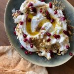 labneh met granaatappel en dukkah