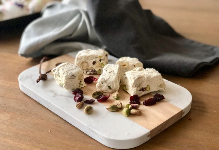 Noga met pistache en cranberries