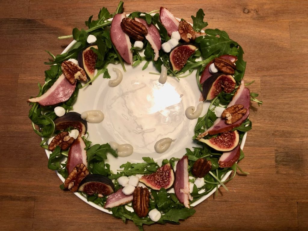 Salade met gerookte eendenborst en vijgen