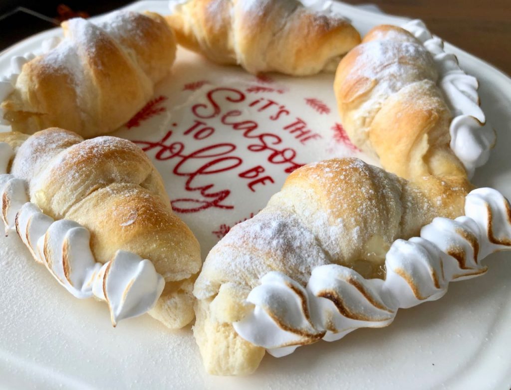 Lemon meringue croissants
