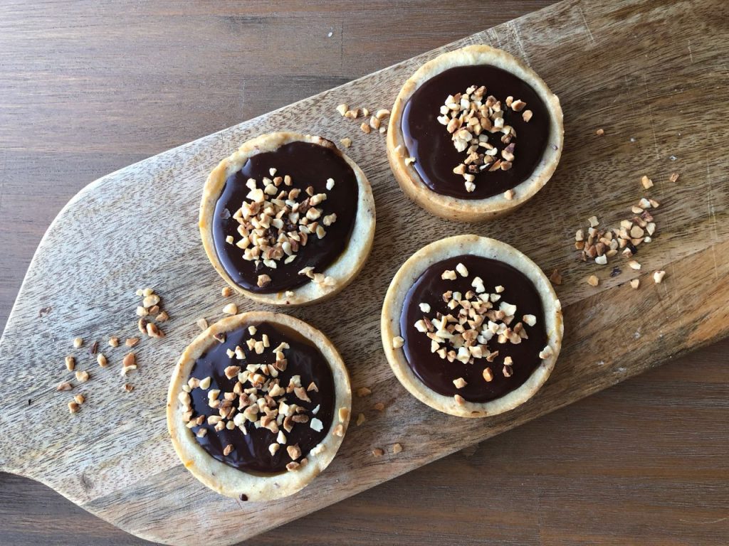 tartelettes met chocolade en karamel