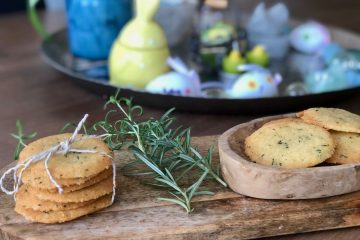 Parmezaanse kaaskoekjes met rozemarijn