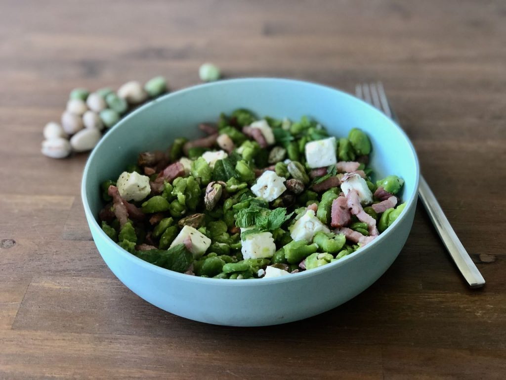 Tuinbonensalade met spekjes en feta