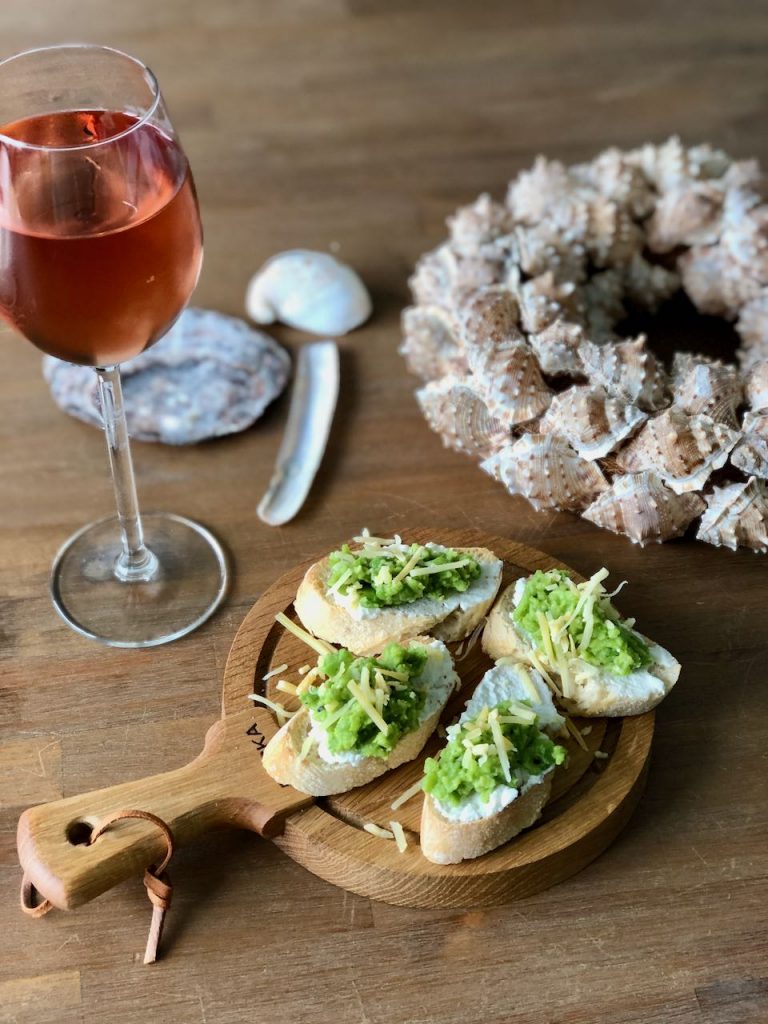 Bruschetta met tuinbonen tapenade