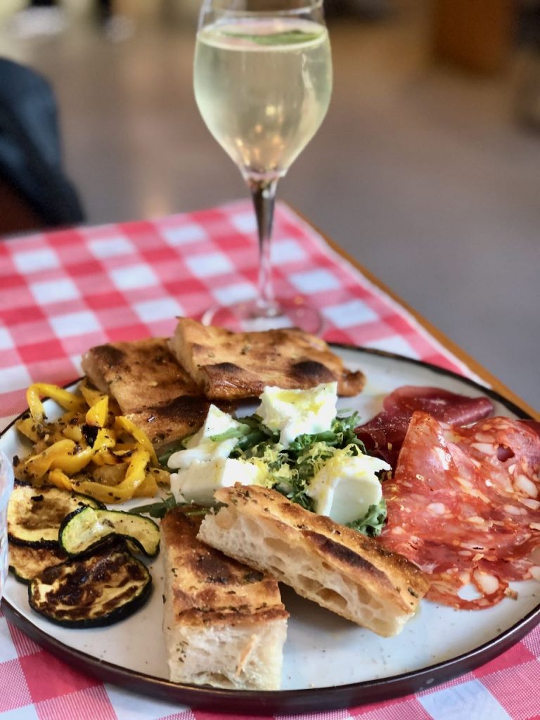 Antipasti bij Sugo