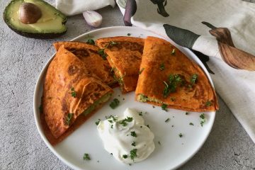 Quesadilla met avocado en kaas