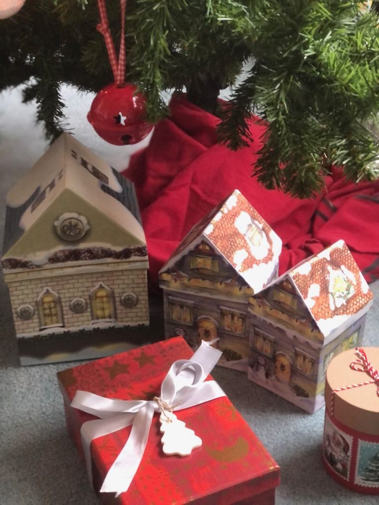 kerstdecoraties van zelfgemaakte klein