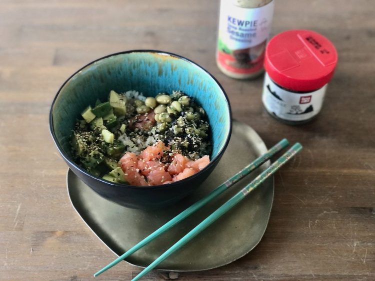pokebowl met zalm en avocado