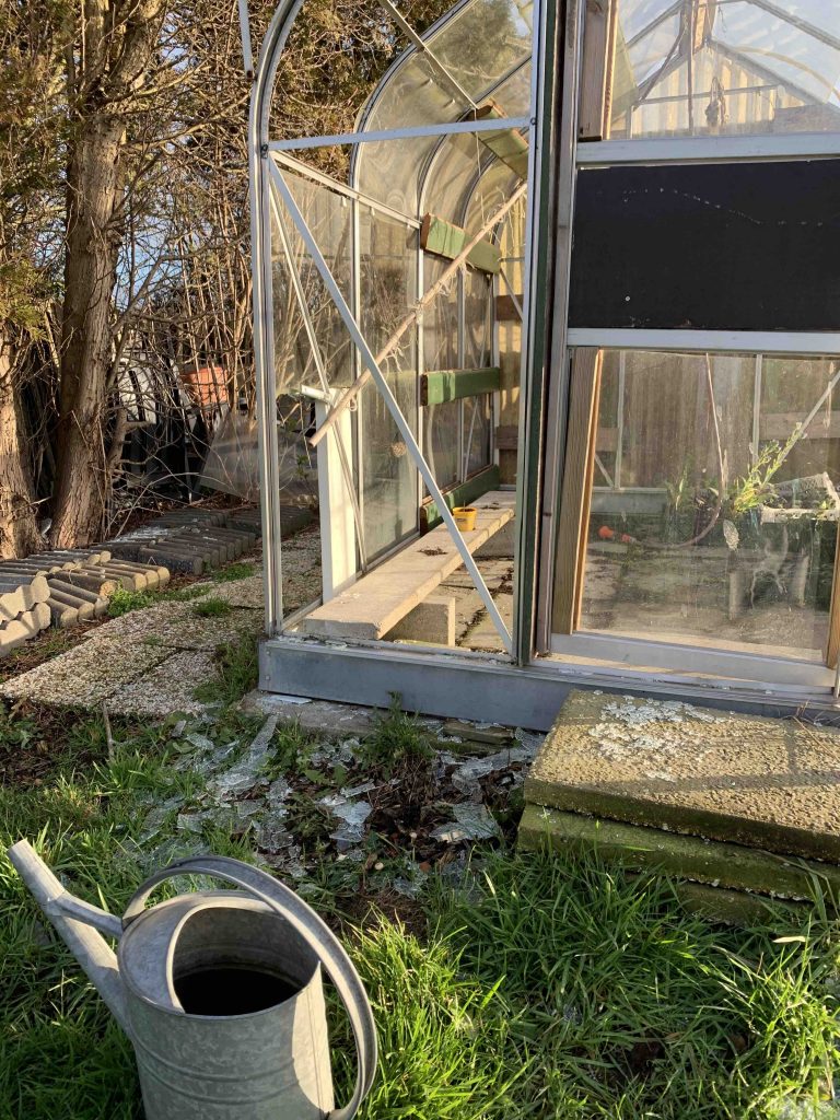Uit de moestuin - kas kapot