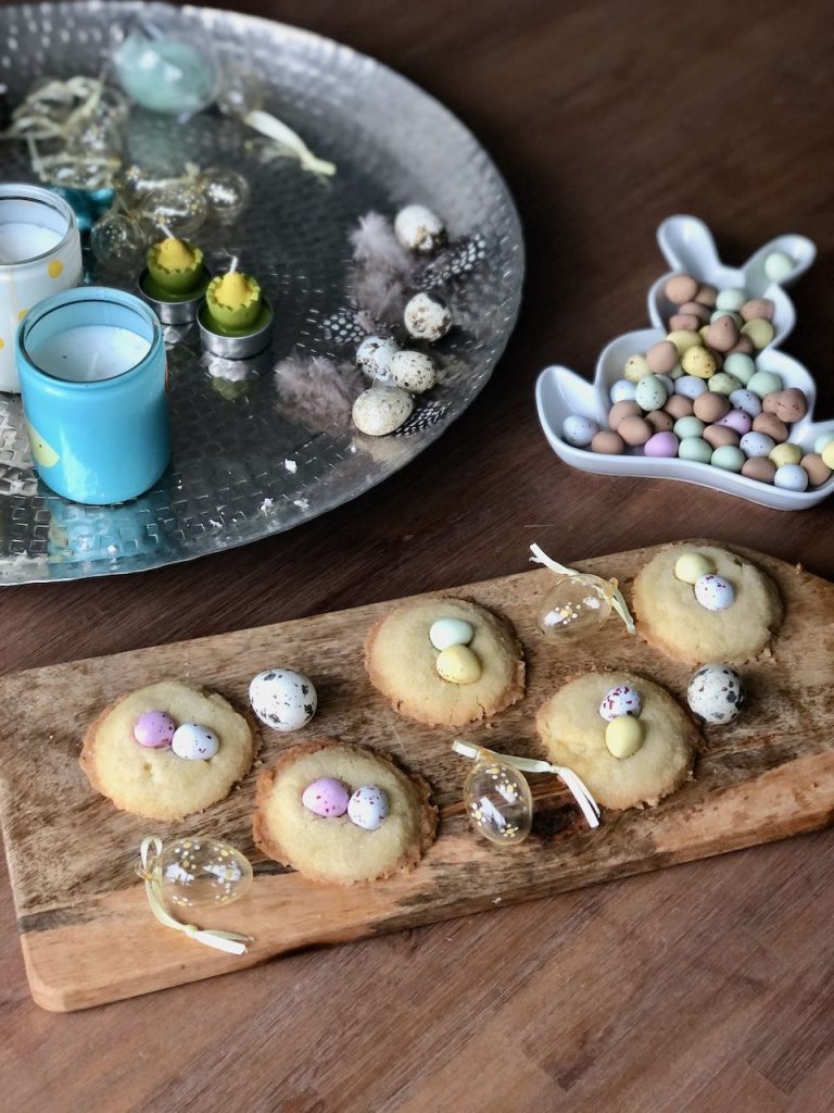 Paaskoekjes met dragee eitjes