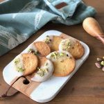 roomboterkoekjes met glazuur en pistache