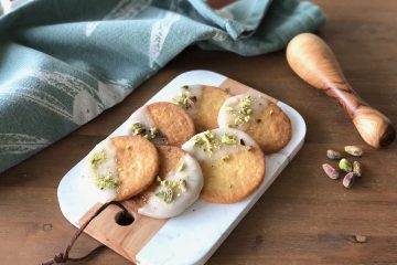 roomboterkoekjes met glazuur en pistache