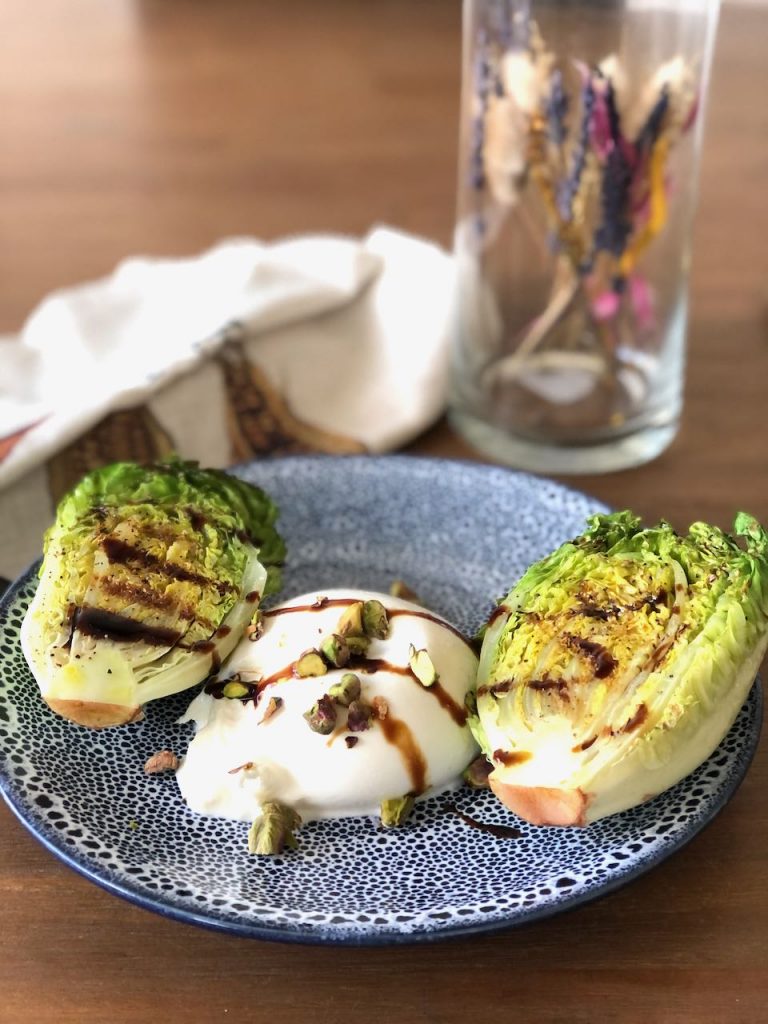 gegrilde little gem met burrata