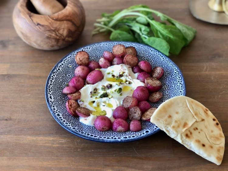 gebakken radijsjes met labneh