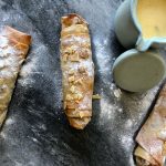 Mini apfelstrudel met warme vanillesaus