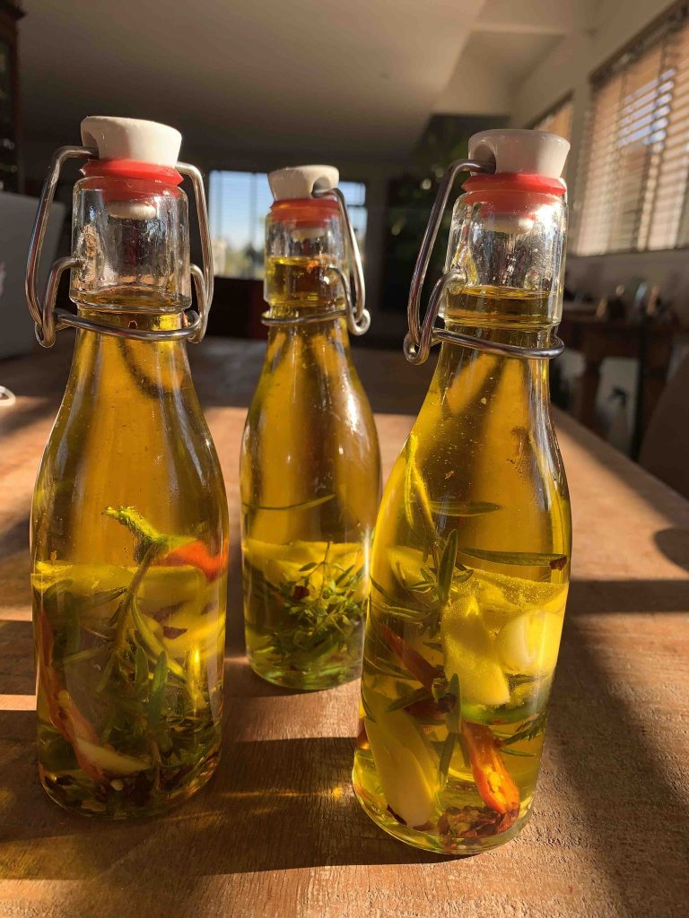 Kruidenolie uit de moestuin
