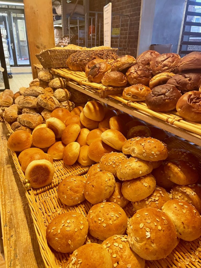 Kiss Bakery