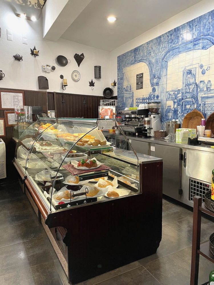 Pasteleria in Évora