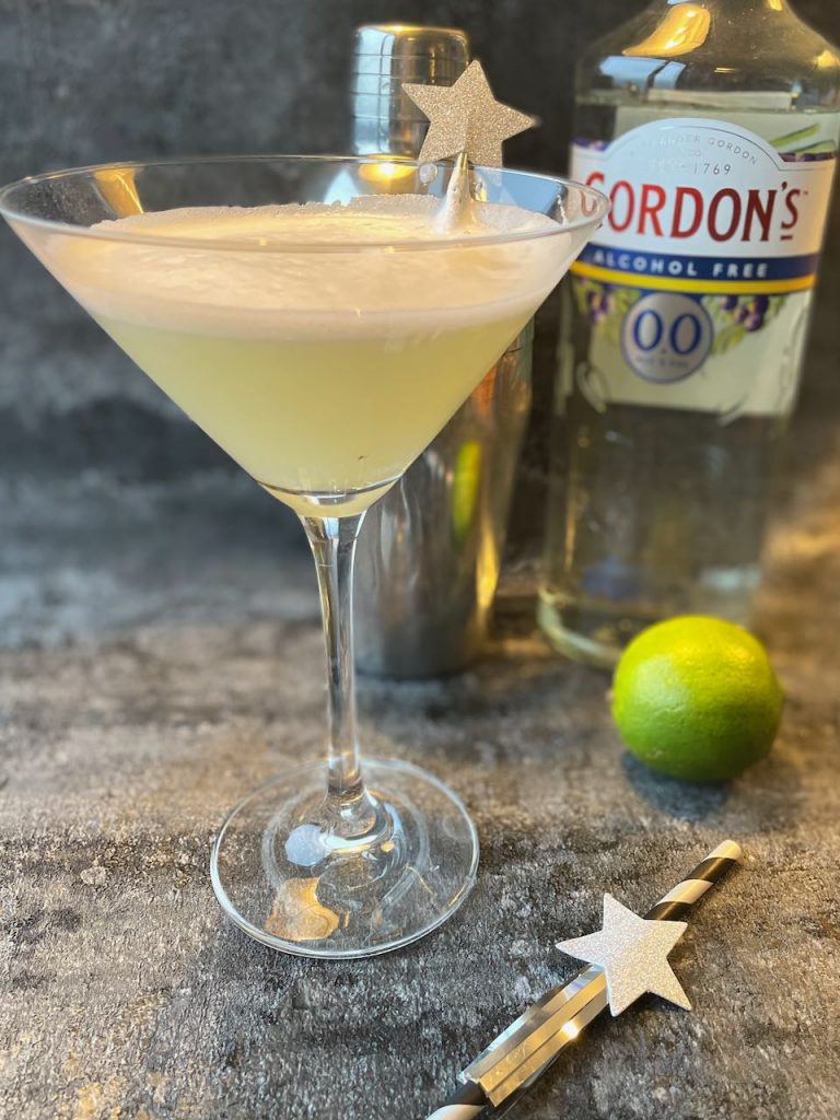 Lime gin sour