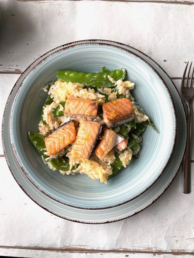 orzo met peultjes en zalm